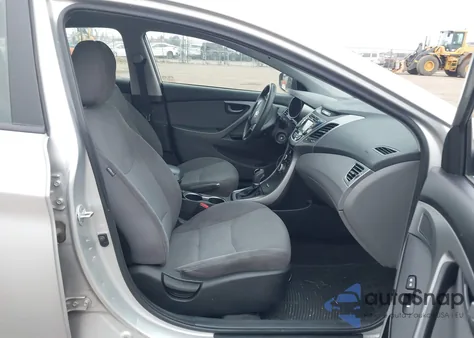 2015 Hyundai Elantra Se z USA, uszkodzony, nr VIN 5NPDH4AE2FH613843
